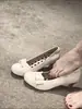 Zapatos Mary Jane con Lazo de Encaje Estilo Francés para Mujer 2026 Tendencia de Moda Primavera Slip-On Zapatos Bajos de Una Sola Hebilla Tacones Altos
