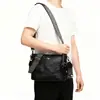 2026 Bolsa feminina explosiva de vendas quentes transfronteiriça design clássico simples para o dia a dia nicho senso de design alça de ombro larga bolsa de ombro único transversal feminina