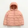 Chaqueta de plumón ligera con capucha de plumón de pato blanco para niños y niñas, ropa cálida acolchada de algodón para niños medianos y grandes, ropa de invierno para niños