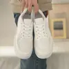 Zapatos Blancos para Mujer 2023 Otoño Nuevos Zapatos para Mujer de Cara Alta Adelgazantes Estilo Coreano Moda Estudiantil Zapatos de Plataforma Versátiles Zapatos de Moda