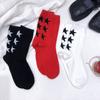 25 Meias Femininas Novas Outono e Inverno Estilo Japonês Esportivas Personalidade Simples Versátil Estrela de Cinco Pontas Celebridade da Internet Meias de Cano Médio Estrela Preta e Branca