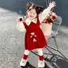 Vestidos para Meninas Outono 2026 Novos Suéteres de Tricô Infantis Vestidos de Princesa Outono Inverno Meninas Saias Vermelhas de Ano Novo
