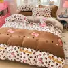 Juego de Cuatro Piezas de Terciopelo de Leche Engrosado 2026 con Estampado Floral Fresco Juego de Ropa de Cama de Vellón de Coral, Funda de Edredón Individual/Doble, Popular en Transmisiones en Vivo