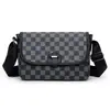 2026 Bolso Cuadrado Pequeño Casual para Hombre Bolso Cruzado de Cuero a Cuadros Simple para Hombre Bolso de Hombro Único para Hombre
