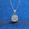 Collar Cuadrado Pequeño de Diamante para Mujer Colgante de Circonita Simulada Moissanita Cadena para Clavícula Lujo Ligero Nicho Sentido de Alta Gama Una Pieza Dropshipping Mayorista