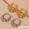 Moda Europea y Americana Simple Nicho Popular Pendientes de Acero de Titanio Acero Inoxidable Chapado en Oro de 18 Quilates Gradiente Tamaño Pendientes de Perla para Mujer