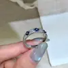 Anillo de Plata de Ley S925 Zafiro Trébol de Cuatro Hojas Calidoscopio para Mujer, Estilo Vintage Japonés, Anillo de Diseño de Nicho de Alta Gama