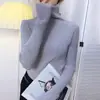 Suéter de invierno para mujer con cuello alto, corte ajustado, engrosado, nuevo y elegante estilo corto 2026, jersey de punto de manga larga, camiseta base