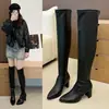 Botas negras de alta gama hasta la rodilla, de estilo europeo y americano, que alargan las piernas y estilizan, modelo nuevo 2026, botas de moda con tacón alto grueso
