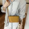 Bolsa Pequena de Balde Tecida Super Quente para Mulheres 2026 Nova de Verão High-End Luxo Leve Nicho Transversal para Celular Bolsa Pequena