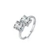 Anillo de Plata de Ley 925 Estilo Nuevo Europeo y Americano Lujoso Incrustado con Circonita de Partícula Grande Rectangular Anillo de Tendencia de Alta Gama para Mujer