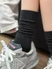 Calcetines de Punto de Color Sólido Simples para Otoño/Invierno, Sensación Relajada, con Volantes, Calcetines de Rayas Verticales Sin Costuras para Mujer, Versátiles, Muestran Algodón, Calcetines de Media Pantorrilla Largos