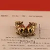 Coisas pequenas, corajosas e auspiciosas são (um par de) ornamentos de latão retrô animal de estimação de chá sólido ornamentos de mesa