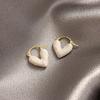 Pendientes de flores con gotas de aceite blanco y aguja de plata, elegantes y nuevos, de Corea del Sur, ligeros, lujosos y de alta calidad.