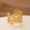 Anel Europeu e Americano de Aço Inoxidável Moda Feminina Formato de Coral Anel de Dedo Banhado a Ouro 18K Joias Banhadas Ornamentos Resistentes à Cor