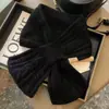 Cachecol Pequeno Azul 100% Lã Atmosférico para Mulheres Protetor de Pescoço Torcido Coreano de Inverno Cachecol Curto Cruzado Preguiçoso