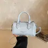 2026 nova bolsa de ombro, transversal e bolsa de mão fofa estilo coreano com pingente de pelúcia para mulheres