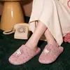 Chinelos de algodão Hello Kitty, pantufas de inverno femininas para casa, fofos e macios, antiderrapantes, quentes e adequados para uso doméstico