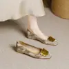 Sapatos Femininos Aumentadores de Altura Estilo Coreano 2026 Moda Novo Plano Bico Quadrado Elegante Sapatos de Salto Baixo para Mulheres Primavera e Outono Estilo Francês Sola Macia Sapatos para o Dia a Dia