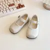 Sapatos para Bebê Menina Solado Macio Sapatos Pequenos de Couro 2026 Novo Estilo Versátil Sapatos de Princesa Estilo Primavera e Outono Sapatos Loafer da Moda