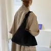 Bolso de hombro grande de ante vintage modelo nuevo invierno 2026 para uso diario con bolsa accesoria para debajo del brazo