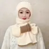 Gorro de inverno de malha com forro de fleece, quente e protetor de pescoço, estiloso para mães, cobre as orelhas, gorro tipo touca, conjunto de cachecol e gorro para mulheres
