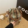Popular Bolso Pequeño de Lana a Cuadros para Mujer 2026 Nuevo Versátil Bolso Cubo con Cordón Otoño e Invierno Retro Bolso Cruzado