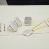 Pendientes de Perla Barroca de Forma Especial al por Mayor Plata S925 Pendientes Cuadrados de Perla de Agua Dulce Blancos Simples y Versátiles