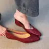 Zapatos de mujer super suaves de piel de oveja, estilo retro simple, slip-on, tacón grueso, versátiles y elegantes, zapatos pequeños de cuero, zapatos de trabajo de corte bajo