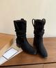 Botas de Cowboy Fashion Vintage 2026 Outono e Inverno Novo Estilo Salto Grosso Aumento de Altura Botas Curtas Botas Martin Enrugadas Slim-Fit Botas de Montaria