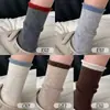 Calcetines gruesos de lana suaves y acogedores color café, cálidos, de longitud hasta la mitad de la pantorrilla, estilo casual con bordes enrollados, calcetines largos simples y versátiles estilo ins para mujer