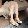 Novos Sapatos Mary Jane Elegantes e Versáteis para a Primavera de 2025 com Sofisticação Francesa, Salto Alto Robusto, Bico Quadrado, Scarpins Femininos Decorados com Strass