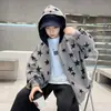 Chaqueta elegante y genial para niños, modelo nuevo 2026, para niños mayores, atuendo de otoño, sudadera con capucha de punto para niños, estilo otoñal moderno