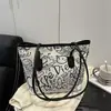 Bolso Transversal Nuevo para Mujer Bolso Tote de Lona con Graffiti de Gran Capacidad Bolso de Hombro Único Moderno y Versátil para el Trabajo Bolso de Mujer