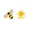 Pendientes Asimétricos de Plata 925 con Aguja de Abeja y Flor para Mujer Estilo Coreano Pendientes de Personalidad Pendientes de Celebridad de Internet Modelo Nuevo 2019