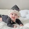 Gorro de Bebé Primavera y Otoño Estilo Coreano Moderno Versátil Ala Ancha Copa Puntiaguda para Bebés Niñas Sombrero para Exteriores Viento Dulce Protección para los Oídos