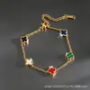 Pulsera de trébol de cuatro hojas transfronteriza, una pieza lujosa y de alta gama, un diseño de nicho y minimalista, un accesorio de joyería popular para mujeres, en estilos europeo y americano