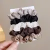 Scrunchie Retro de Luxo Leve Estilo Coreano Elástico Elegante para Cabelo de Mulheres Acessório de Cabelo Elegante para Coque ou Rabo de Cavalo
