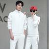Moda Casal Primavera e Outono Fato Esportivo Branco Masculino e Feminino Tamanho Plus Jaqueta Manga Longa Fato de Exercício para Corrida Conjunto de Três Peças