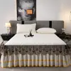 Nueva falda de cama hecha de algodón crudo con algodón de soja, falda de cama bordada gruesa con diseño de corazón, pieza única o juego de tres piezas