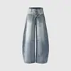 Jeans de Sarja Lavada Estilo High Street Americano, Modelo Quente de Outono para Mulheres, com Bordado Assimétrico Desconstruído, Corte Solto, Calça de Comprimento Total