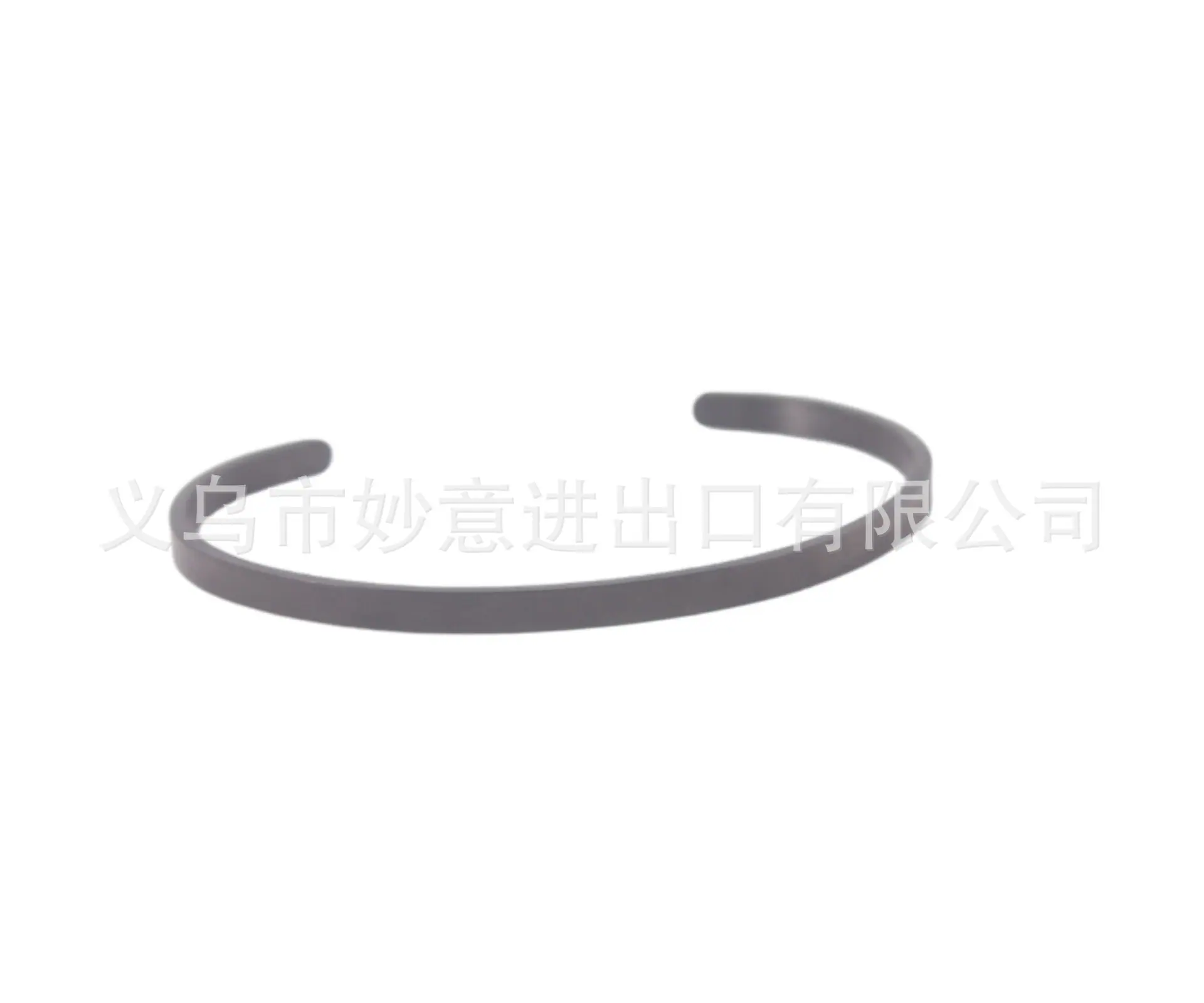 黑色
