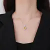 Otoño e invierno nuevo joyería Huabi diamante de alto carbono corte flor de hielo diamante amarillo cobre incrustado traje con forma de corazón 10*10