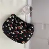 18121 Celebridade da Internet Doce Tecido Fresco Anti-rugas Chiffon Bolsa de Cosméticos Bolsa de Armazenamento de Celular de Viagem Bolsa de Moedas Manual para Cosméticos