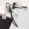 Estilo miu original, de alta gama, genial, negro, charm de bolso de Hello Kitty, llavero de cuentas en forma de corazón, un pequeño regalo
