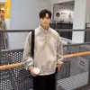 Camisa polo de manga larga color block de moda estilo Hong Kong 2025 para hombre, con letras bordadas, un diseño retro americano, corte holgado y cierre de media cremallera