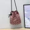 Bolso Cubo Acolchado Original Japonés para Mujer Rombo Geométrico Bolso de Hombro con Cierre de Cordón Bolso Versátil de Mano Cruzado para Mujer