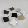 Soporte de exhibición de aretes y collares de acrílico con accesorios colgantes, soporte de aretes de cuero cepillado para transmisión en vivo con insertos de exhibición.