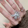 Anel prateado exagerado com contas de cristal sintético branco em formato de fogos de artifício para mulheres, anel largo liso empilhável para o dedo indicador, acessório requintado