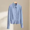 Nova Camisa de Outono com Mistura de Algodão, Gola Lapela, Manga Longa, Corte Slim, Listrada em Azul e Branco, Elegante e Profissional, Top Fino de Corte Slim para Mulheres